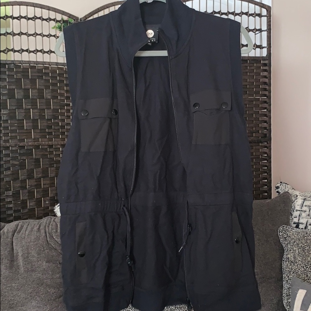 Black vest with pockets